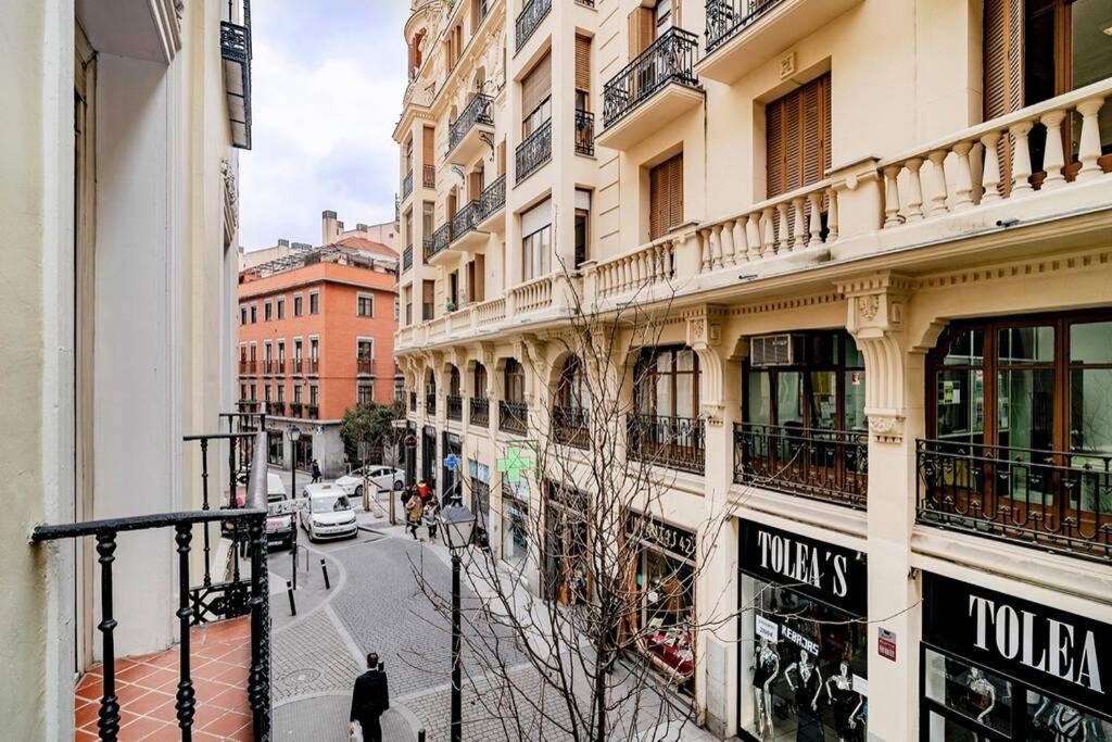 شقة Encantador Apartamento En Chueca Junto A Gran Via, Infantas 1-1 By Batuecas مدريد المظهر الخارجي الصورة